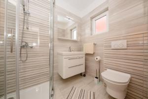 Kúpeľňa v ubytovaní Apartments Mar + 37 fotografií