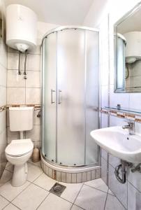 Kúpeľňa v ubytovaní Apartments Branka + 37 fotografií