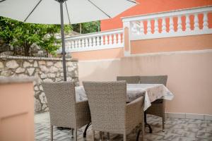 Patio alebo iná vonkajšia časť ubytovania Apartments Mar