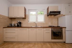 Kuchyňa alebo kuchynka v ubytovaní Apartments Mar