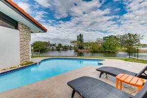 Бассейн в Cocoa Beach House on Banana River Walk to Ocean! или поблизости