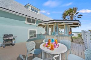 Μπαλκόνι ή βεράντα στο Oceanfront, Serenity Under the Sea, Tiki Bar and Grand Deck!