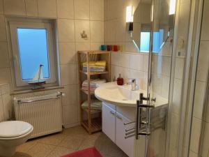 Fotografie z fotogalerie ubytování Holiday home chalet on the castle hill v destinaci Brotterode