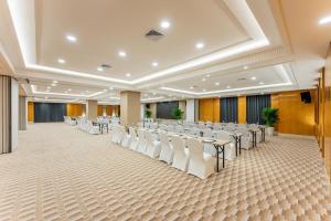 建湖假日酒店商务区和/或会议室