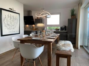 صورة لـ Haus Seeblick Modern retreat في جورين -ليبين