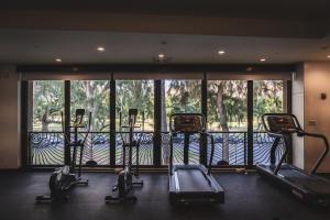 Fitness centrum a/nebo fitness zařízení v ubytování Lotus Honolulu at Diamond Head