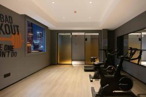 Mcsrh Hotel-Changsha IFS and WUYI Plaza的健身中心和/或健身设施