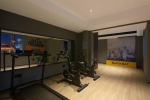 Mcsrh Hotel-Changsha IFS and WUYI Plaza的健身中心和/或健身设施