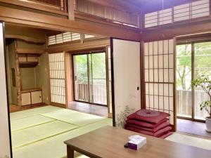 Afbeelding uit fotogalerij van #熱海古民家 #来宮神社 バーベキュー温泉 in Atami