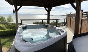 Gambar di galeri bagi Beach Hideaway Sea to Sky Loft di Sechelt