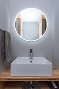 Fotografie z fotogalerie ubytování Rinrei terrace 一棟貸切 シングルルーム6部屋 各部屋トイレ シャワー付 v destinaci Azumino