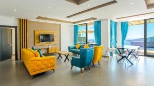 TV a/nebo společenská místnost v ubytování Kalkan 3 Bedroom Villa 9937