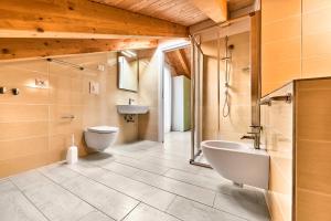 Koupelna v ubytování Jesolo Village Beach House - Host Solution