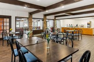 Restaurace v ubytování Econo Lodge Manistee