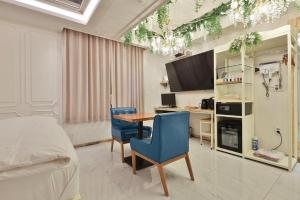 Kuchyň nebo kuchyňský kout v ubytování Daegu February Hotel DongdaeguStation