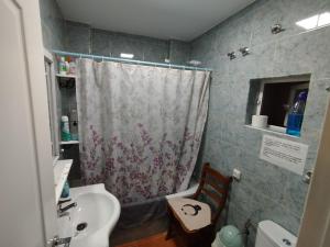 Łazienka w obiekcie Apartamentos Málaga Centro Hernán Ruiz de 4 a 8 Personas