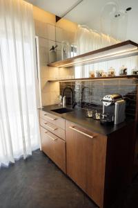 Η κουζίνα ή μικρή κουζίνα στο Ramban Hotel Jerusalem