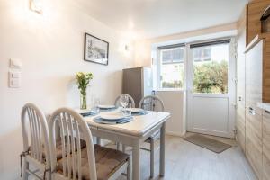 Gallery image of T2 avec jardin 1,2km de la plage in Bénodet