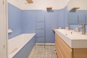 Kúpeľňa v ubytovaní Miraflores, appartement en ville