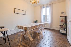 Kuchyňa alebo kuchynka v ubytovaní Miraflores, appartement en ville
