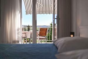 Posteľ alebo postele v izbe v ubytovaní Apartments in Biograd na Moru 8034