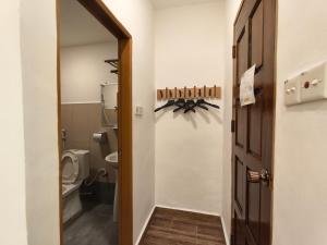 Shoreline Guesthouse 海岸线客栈的一间浴室