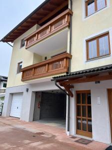 Το κτήριο όπου στεγάζεται  το διαμέρισμα