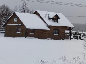 Obiekt Domek Nad Stawem zimą