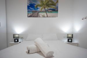 Ένα ή περισσότερα κρεβάτια σε δωμάτιο στο Shoham Sea and Soul +8 φωτογραφίες