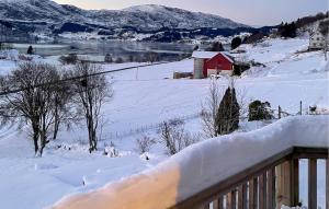 Φωτογραφία από το άλμπουμ του Lovely Home In Naustdal With Wifi σε Naustdal i Sunnfjord