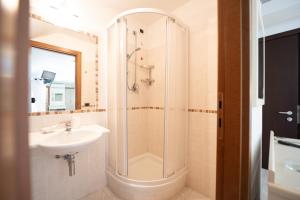 Ένα μπάνιο στο Hotel Florence +73 φωτογραφίες