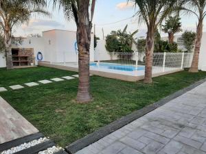 Bazén v ubytování La Casita de la Florida nebo v jeho okolí