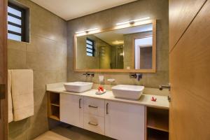 Bagno di Sea N Tree Beachfront Residences