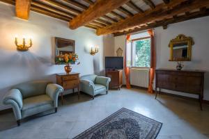 Et tv og/eller underholdning på Villa Caselunghe exclusive