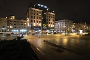 Budova, kde se hotel nachází + 37 fotografií