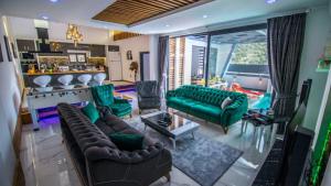 Posezení v ubytování Islamlar Village 2 Bedroom Villa 2111