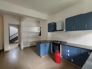 Η κουζίνα ή μικρή κουζίνα στο 3 Bedroom Villa, NYALI