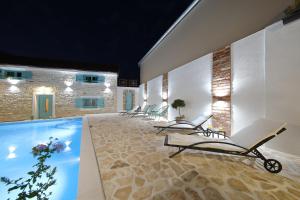 Πισίνα στο ή κοντά στο Villa Lapis ZadarVillas