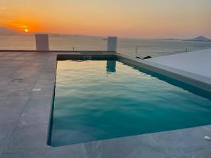 Bazén v ubytování DIA suites collection nebo v jeho okolí