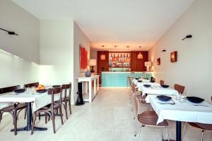 Restaurace v ubytování Hôtel Bellegarde by Viktor