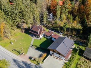 Budova, kde se chata nachází