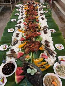 Jídlo v rezortu nebo okolí + 29 fotografií