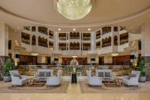 Area soggiorno di InterContinental Taif by IHG