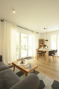 Ruang duduk di Holiday apartment Bergrausch in Oberammergau