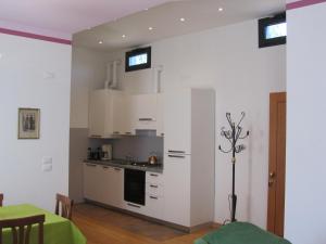 A kitchen or kitchenette at Agriturismo Villa Selvatico