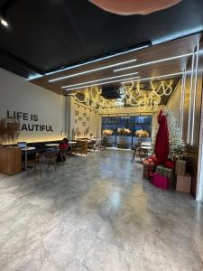 Galería fotográfica de ORBI CITY Panorama Aparthotel en Batumi 43 fotos más