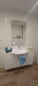 Vannituba majutusasutuses Ferienwohnung Luisa Klein In Aurich Tannenhausen +19 fotot