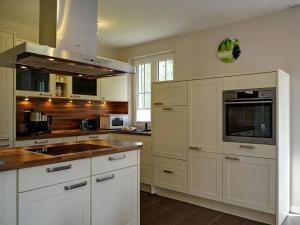 Köök või kööginurk majutusasutuses Reethaus Leda In Glowe