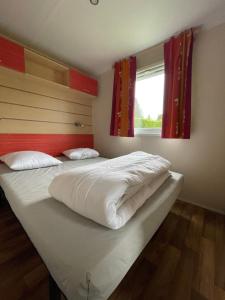 Galeriebild der Unterkunft Bungalow N52 - 6 personnes au calme - Camping Le Ried Boofzheim in Boofzheim