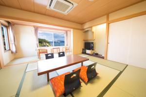Kuchyň nebo kuchyňský kout v ubytování Seaside Hotel Taimaru Kaigetsu